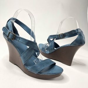 𝅺NEW Old Navy Distressed Blue Washed Crisscross Strappy Brown Wedge Sandals 10